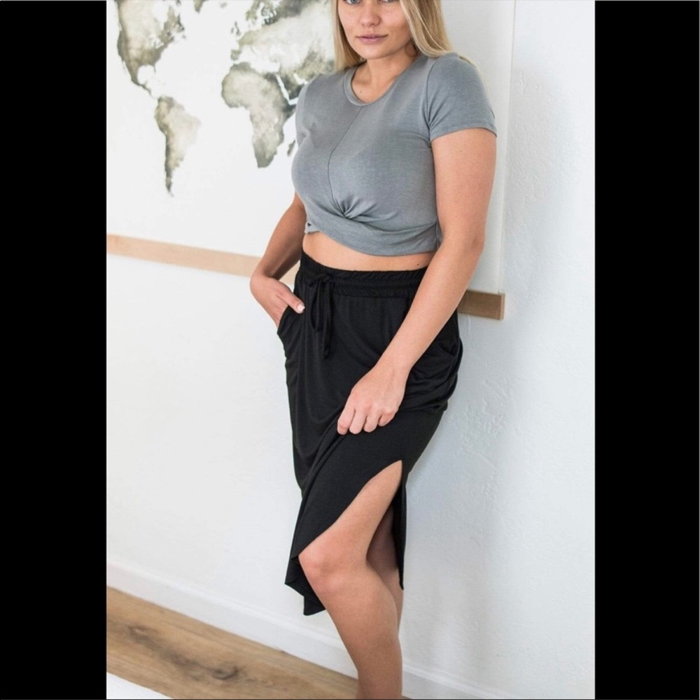 Sozy  Camila MIDI Skirt M NWOT